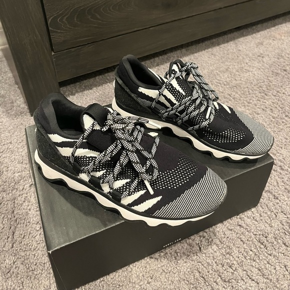 Sorel Shoes - Sorel Black Kinetic Lace Sneaker Size 8 Womens